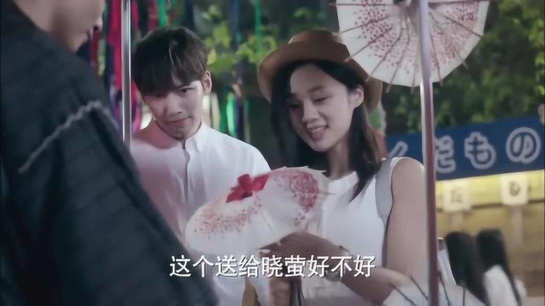 女孩清洁音乐室